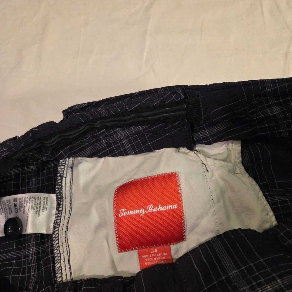 Tommy Bahama Men's Shorts Size 34 Adjustable Waist‎ Nylon Blend Black Gray Plaid